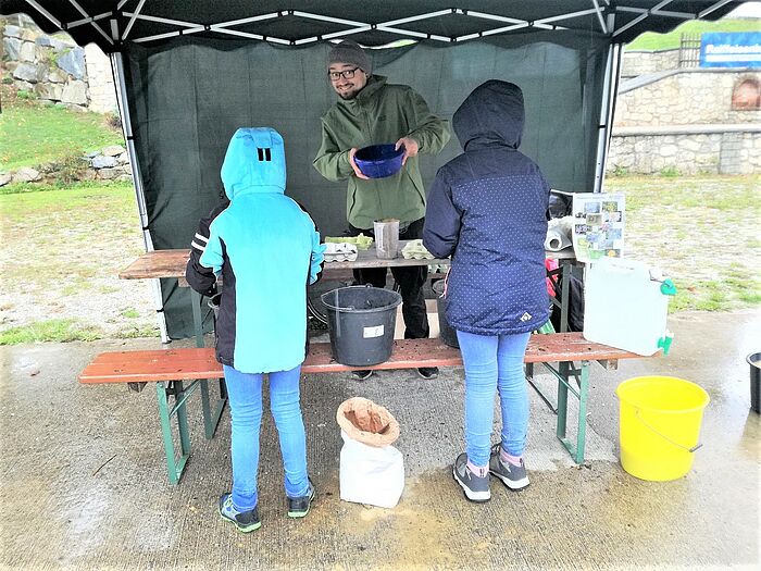 Naturium-Guide Patrick strahlt auch im Regen (Foto: Naturium)