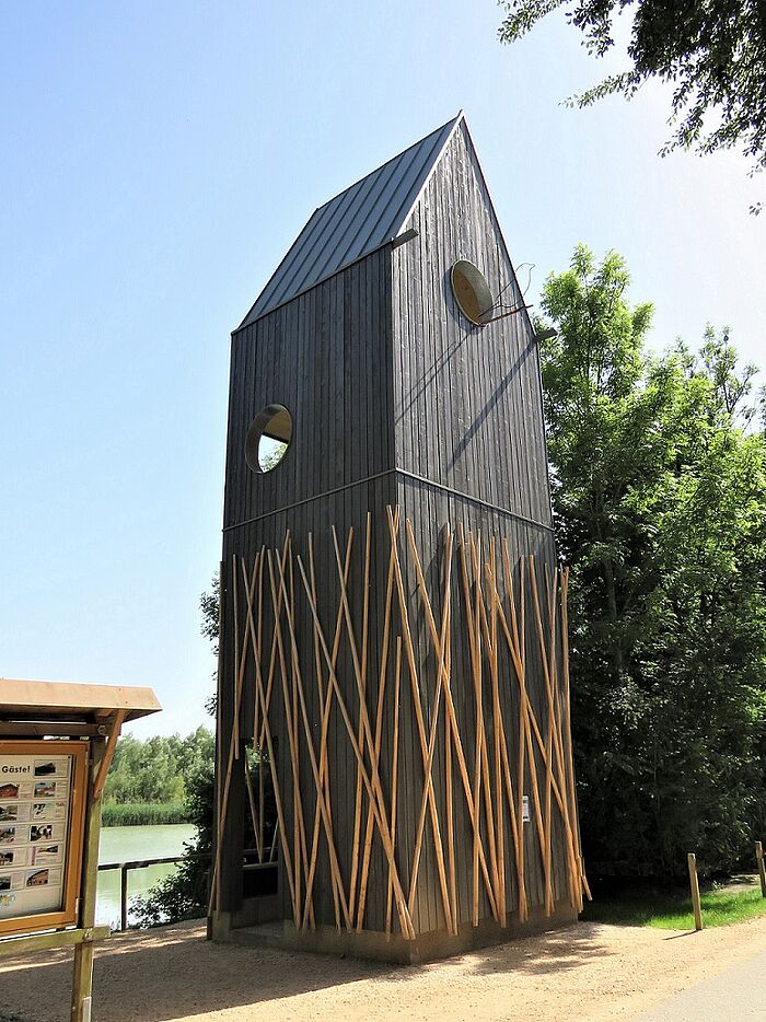 Der Vogelbeobachtungsturm in Eglsee ist die Erlebnis-Station Vogelwelt (Foto: Marianne Bollmann)
