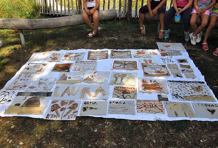 Soviel Kunst ist aus Erdfarben und Innsand entstanden (Foto: Naturium)