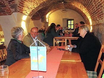 Stellvertretende Landrätin Rottal-Inn Edeltraud Plattner, Minings Bürgermeister Josef Zechmeister und Brigitte Dieplinger von INTERREG.